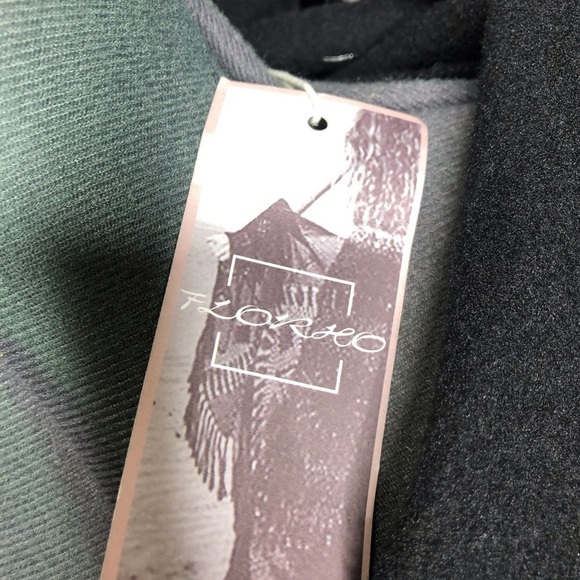 𝅺FLORHO Black Sweatshirt - Picture 4 of 8